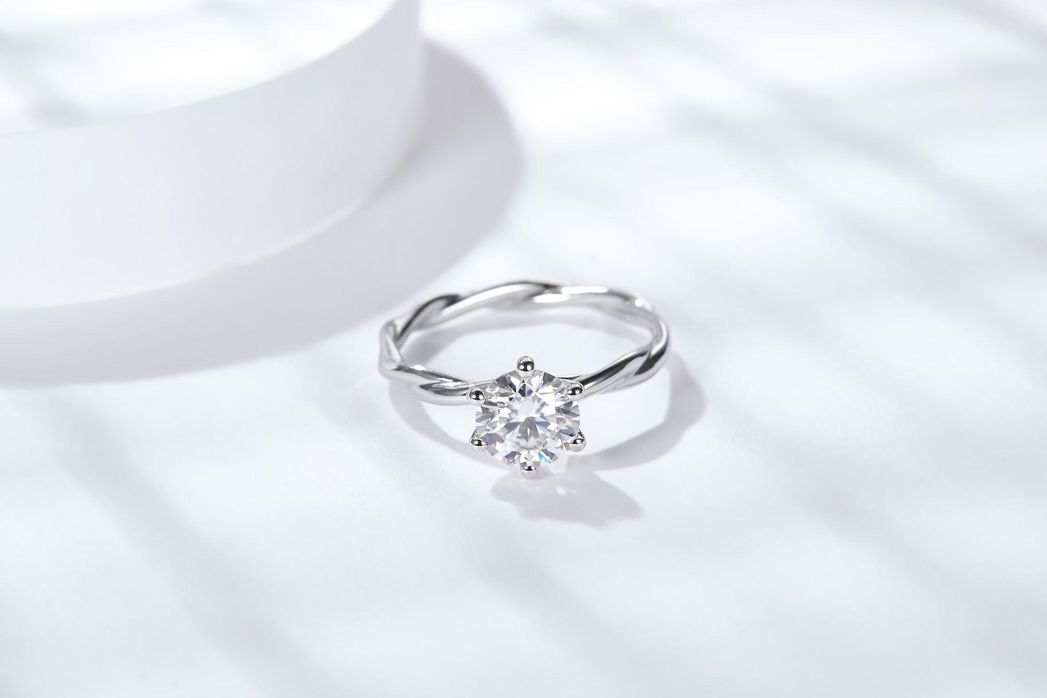 No.23  RM1017 1.0 CTW  Dainty Brilliant Round 6A Moissanite 18K S925 Band Ring  6 Prong for Wedding/Daily Twisted Vined Band